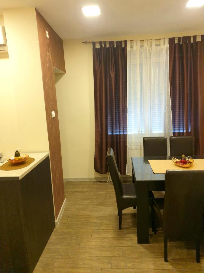 Ceca Apartman Ni Екстериор снимка