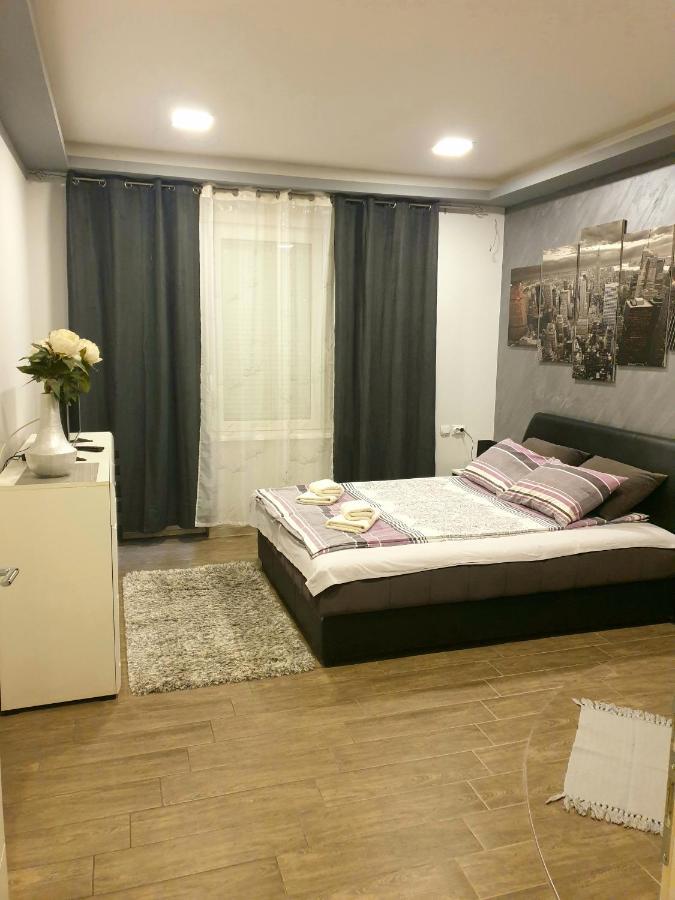 Ceca Apartman Ni Екстериор снимка