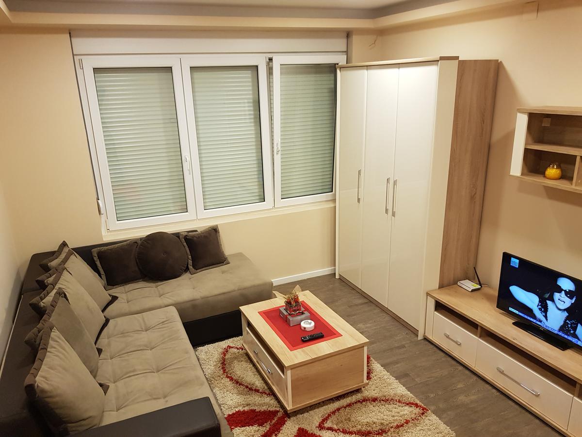 Ceca Apartman Ni Екстериор снимка