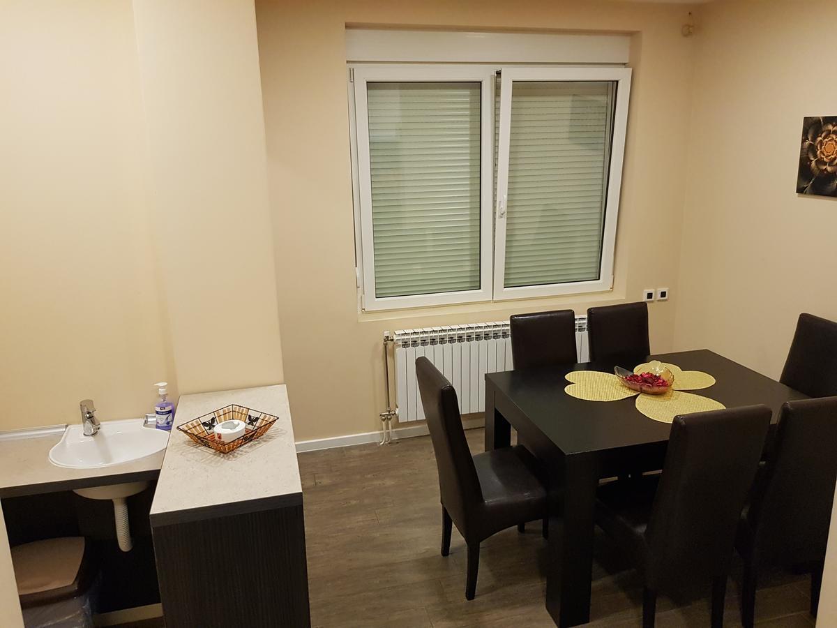 Ceca Apartman Ni Екстериор снимка