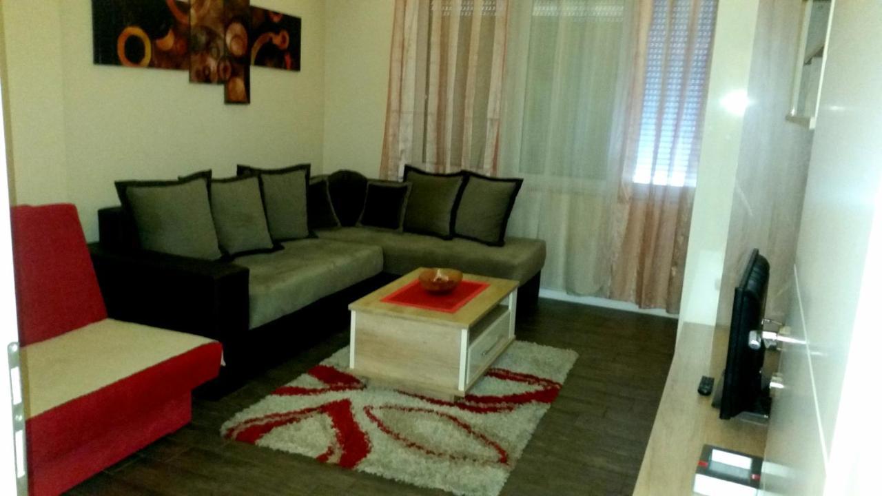 Ceca Apartman Ni Екстериор снимка