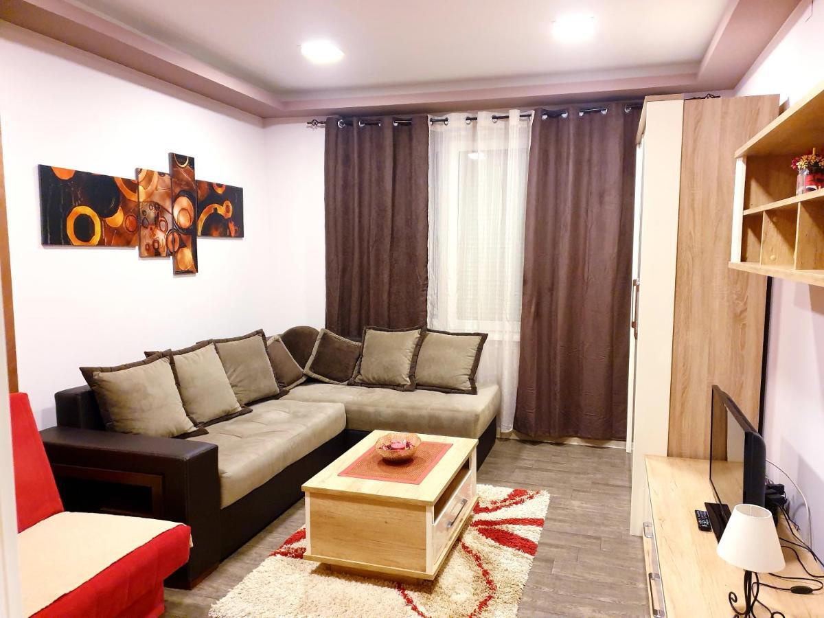 Ceca Apartman Ni Екстериор снимка
